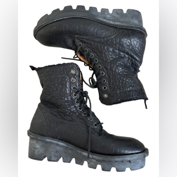 John Fluevog Womens Free Your Sole Lace Up Pebbled Leather Combat Boots. Size 9 - Picture 4 of 9